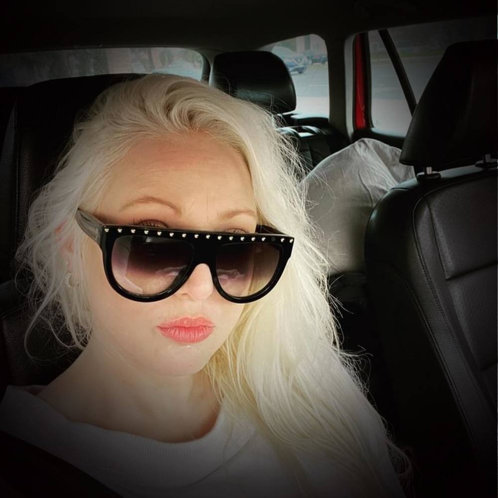 Meet your Posher, Darcy